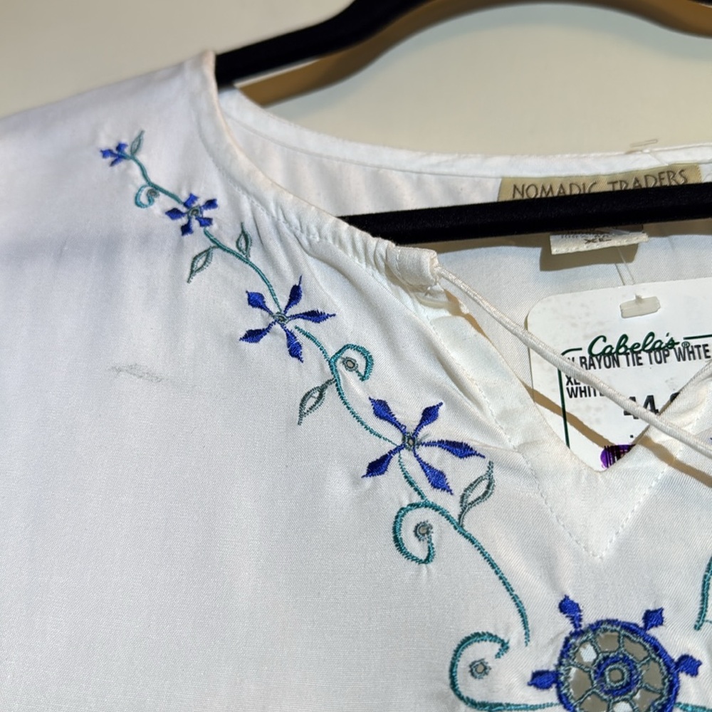 Nomadic Traders White Embroidered 3/4 Sleeve Blouse size extra large - Picture 7 of 9